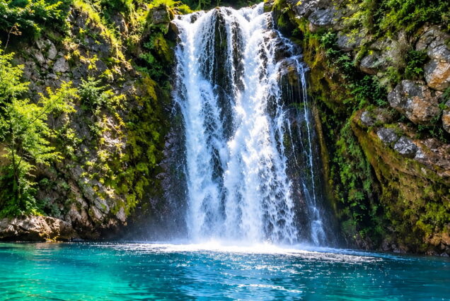 1-Hour Boat Tour – Explore the Cave and Waterfall